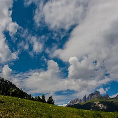 Cesa Rotic فندق Val Di Fassa