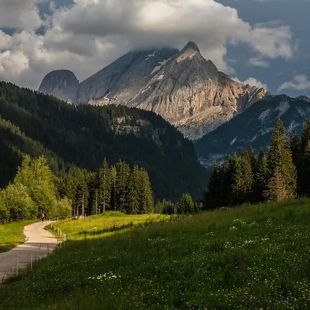 מלון Cesa Rotic Val Di Fassa